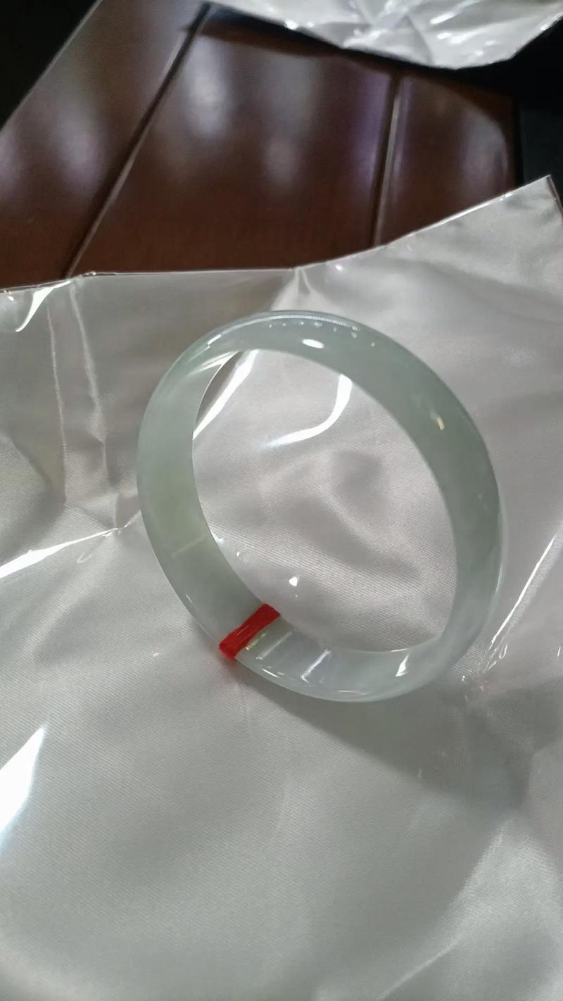 新澳门彩出码走势和翡翠手镯弄丢只赔60与翡翠手镯弄丢只赔60元吗