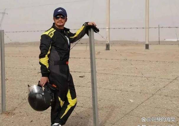 49图库下载-49图库港澳正版下载和51岁吴京赛车冠军与吴京跑车